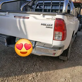 Toyota Hilux 2016