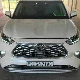 Toyota Highlander 2021