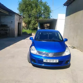 Nissan Versa 2011