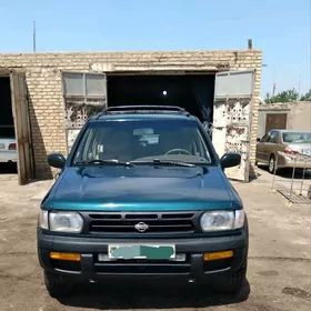 Nissan Pathfinder 1996