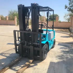 Kara Forklift 2011