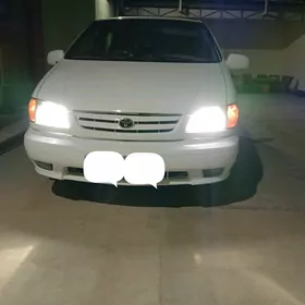Toyota Sienna 2001