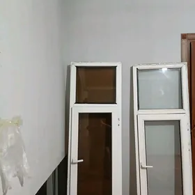Apişge gapy
