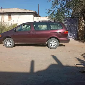 Toyota Sienna 1998