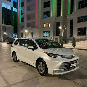 Toyota Sienna 2022