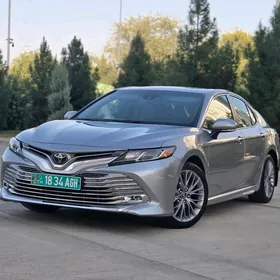 Toyota Camry 2018