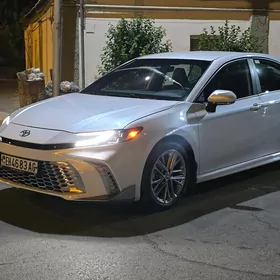 Toyota Camry 2025