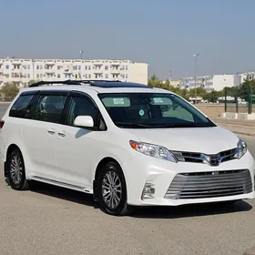Toyota Sienna 2018