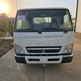Mitsubishi Canter 2025
