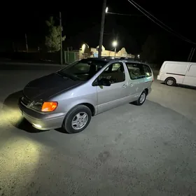 Toyota Sienna 2002