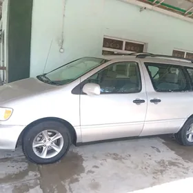 Toyota Sienna 2003