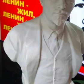 Статуэтка, фарфор