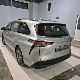 Toyota Sienna 2021