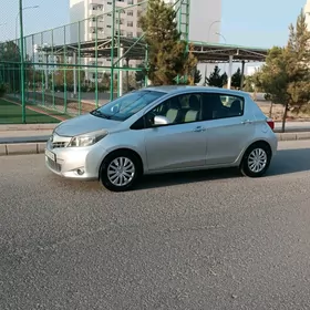 Toyota Yaris 2013