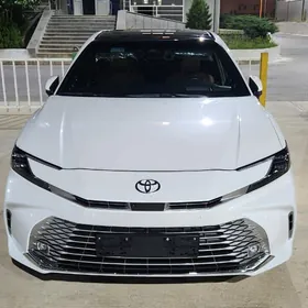Toyota Camry 2025