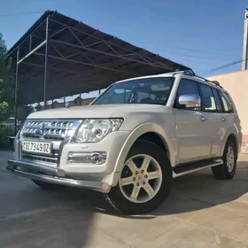 Mitsubishi Pajero 2011