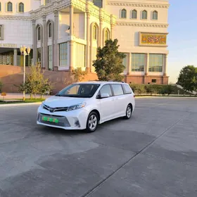 Toyota Sienna 2020