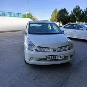 Nissan Tiida 2006
