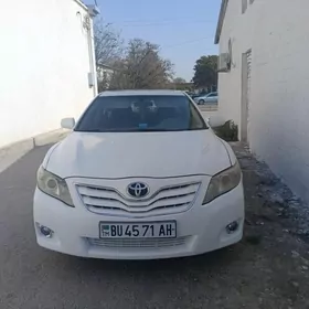 Toyota Camry 2011