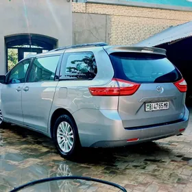 Toyota Sienna 2015