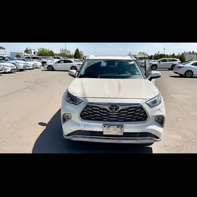 Toyota Highlander 2021