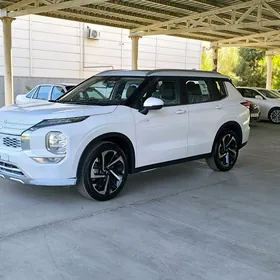Mitsubishi Outlander 2025