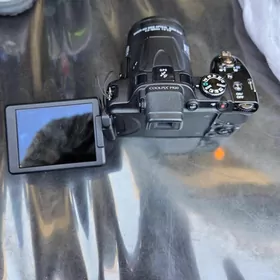 NikoN p520