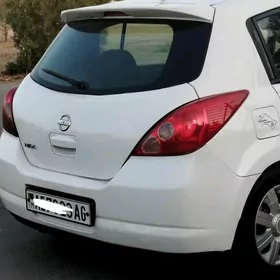 Nissan Tiida 2006