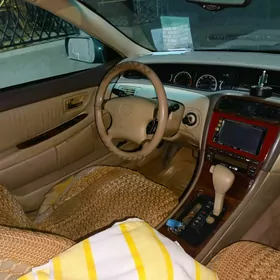 Toyota Avalon 2001