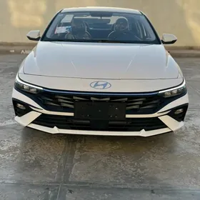 Hyundai Elantra 2025