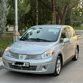 Nissan Versa 2012