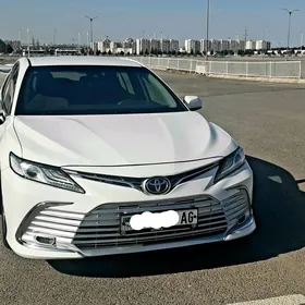 Toyota Camry 2019
