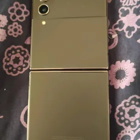 Z Flip 4  256/8