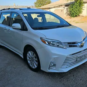 Toyota Sienna 2019