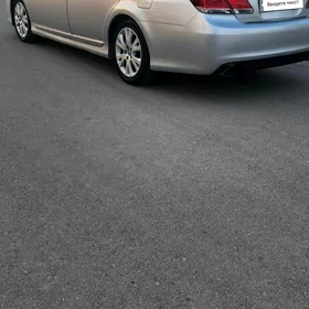 Toyota Avalon 2010