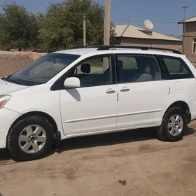 Toyota Sienna 2005