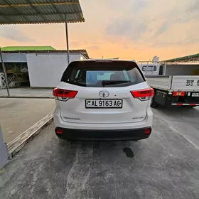 Toyota Highlander 2018