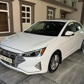 Hyundai Elantra 2020