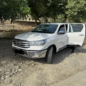 Toyota Hilux 2022