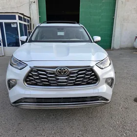 Toyota Highlander 2021