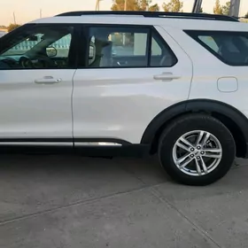 Ford Explorer 2021