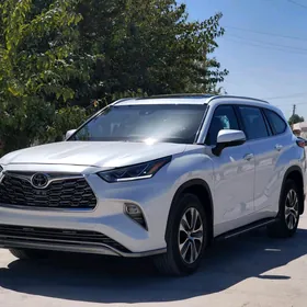Toyota Highlander 2022