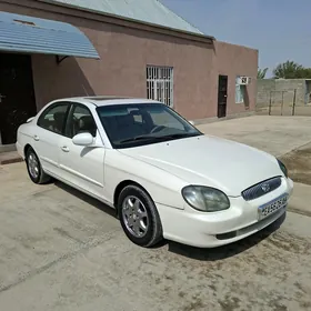 Hyundai Sonata 2001