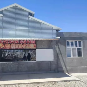 tamdyrda çöorek bişirýän gerek