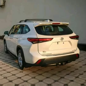 Toyota Highlander 2021