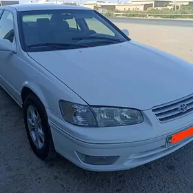 Toyota Camry 2001