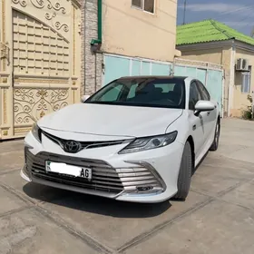 Toyota Camry 2021