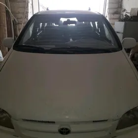 Toyota Sienna 1999
