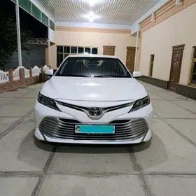 Toyota Camry 2018
