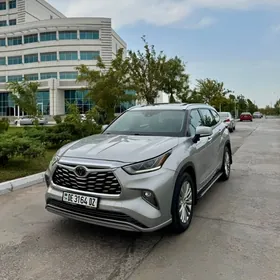 Toyota Highlander 2021